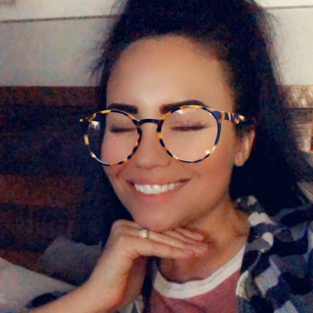 Meet your Posher, Anessa